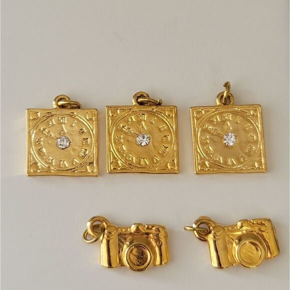 Charms 𝅺Bundle of Gold Tone Charms #0034 - Picture 4 of 13